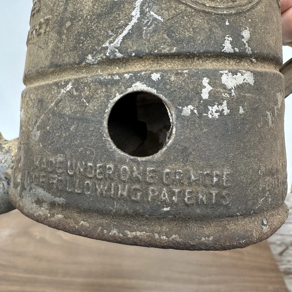 HUFFMAN Vintage One Quart Oil Can With Swing Spout #59 Aged Antique Look‎ Patina